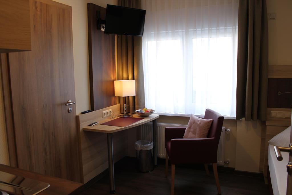 Gastehaus Anton Hotel Oberursel Luaran gambar